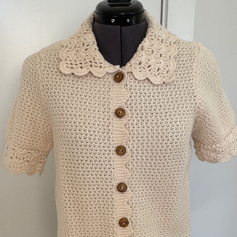 Cotton crochet sweater shirt with wood buttons